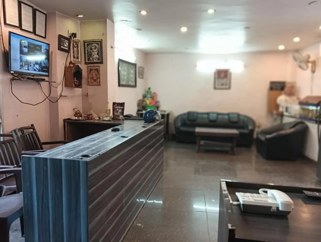 Shree Krishna Hotel Inn 瓦拉纳西 2*,